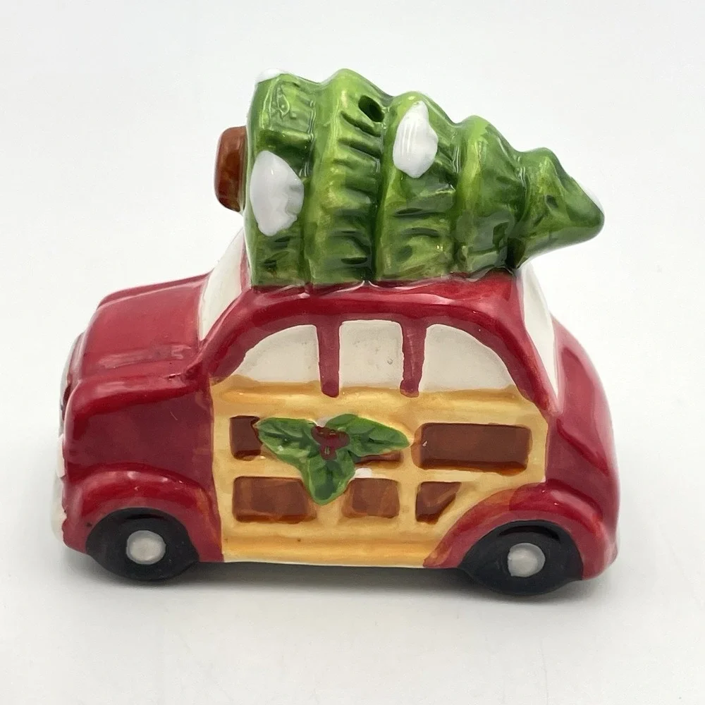 Red Pickup Truck And Car With Christmas Tree‎ Salt & Pepper Shakers Set Ceramic